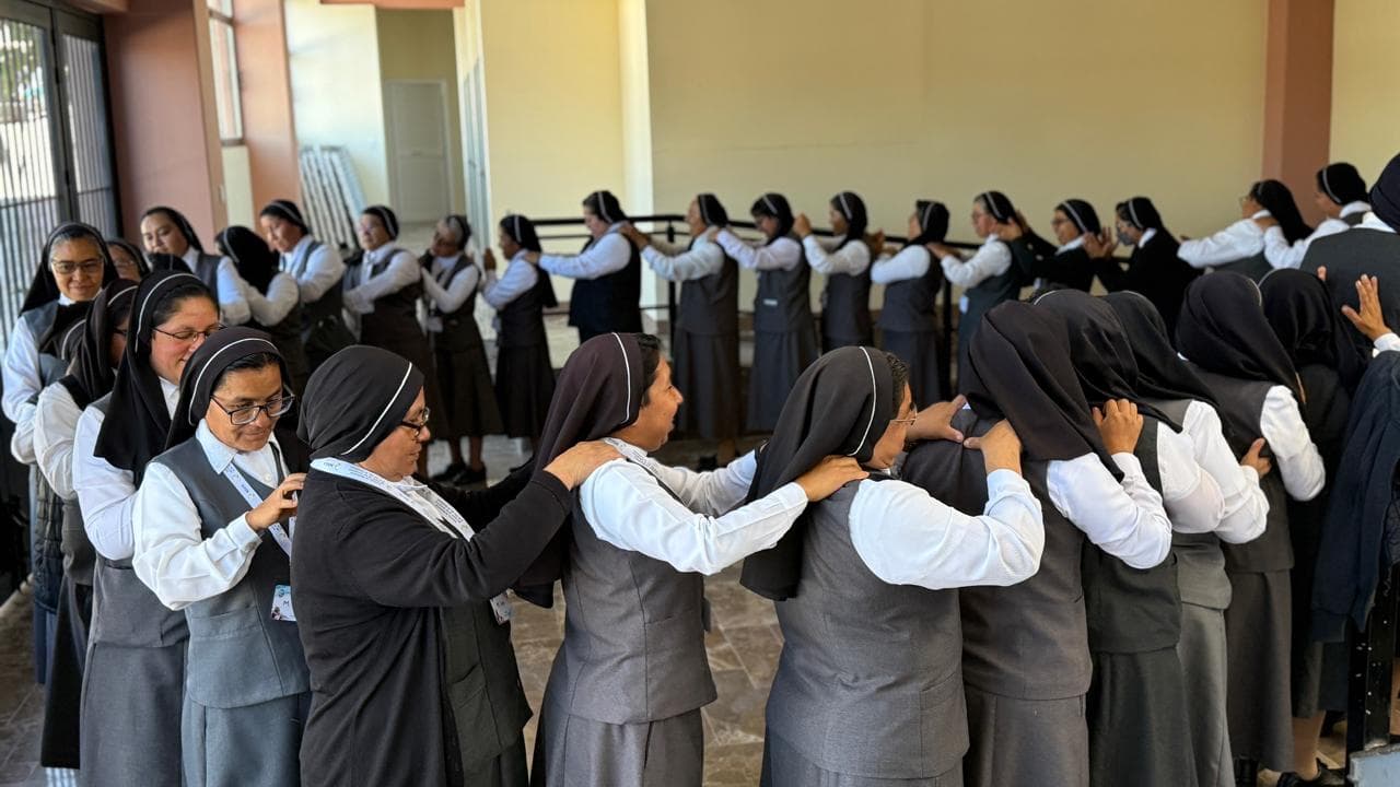Misioneras del Señor de los Corazones en misión