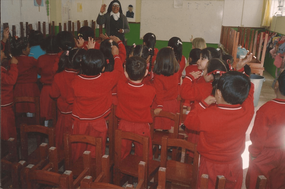 Visita de la Superiora General M. Ma. del Carmen Lucero Rosario al Jardín de Niños Nazareth
